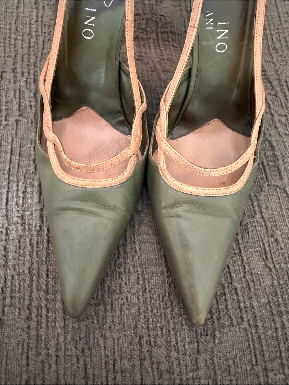 Valentino Olive Green and Tan Pointed Toe Pumps Made in Italy Vintage Classy - Picture 4 of 6